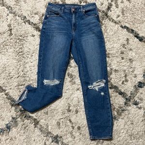 American Eagle Distressed Mom Jean Size 8